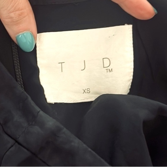 The Jetset Diaries Twilight High Waisted Ruffle Bottom Shorts in Black Size XS - Picture 4 of 8